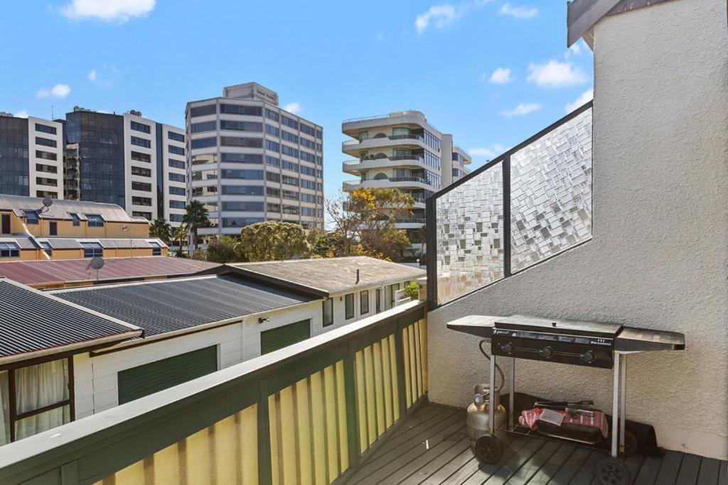 Downtown Mountview - Mt Maunganui Holiday Home Mount Maunganui Buitenkant foto